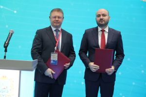 ПАО "КуйбышевАзот" и Правительство Самарской области в рамках ПМЭФ-2025 подписали соглашение о сотрудничестве на 25 млрд. рублей