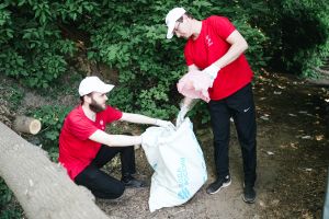 Работники ПАО "ОДК-Кузнецов" приняли участи е в экологической акции в День Волги