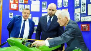 Губернатор Самарской области Вячеслав Федорищев посетил АО "Салют"